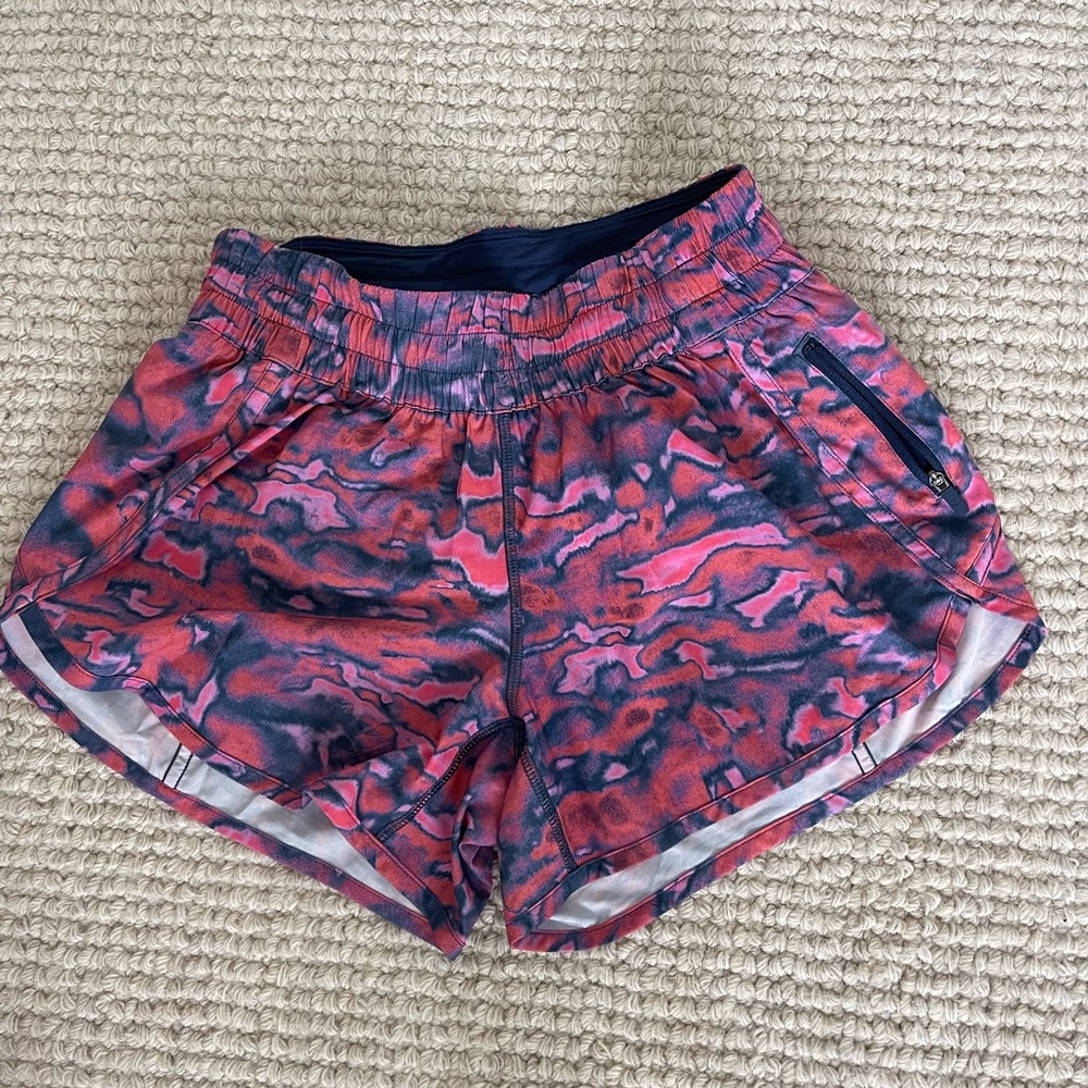Lululemon Tracker Short 4” Size 6